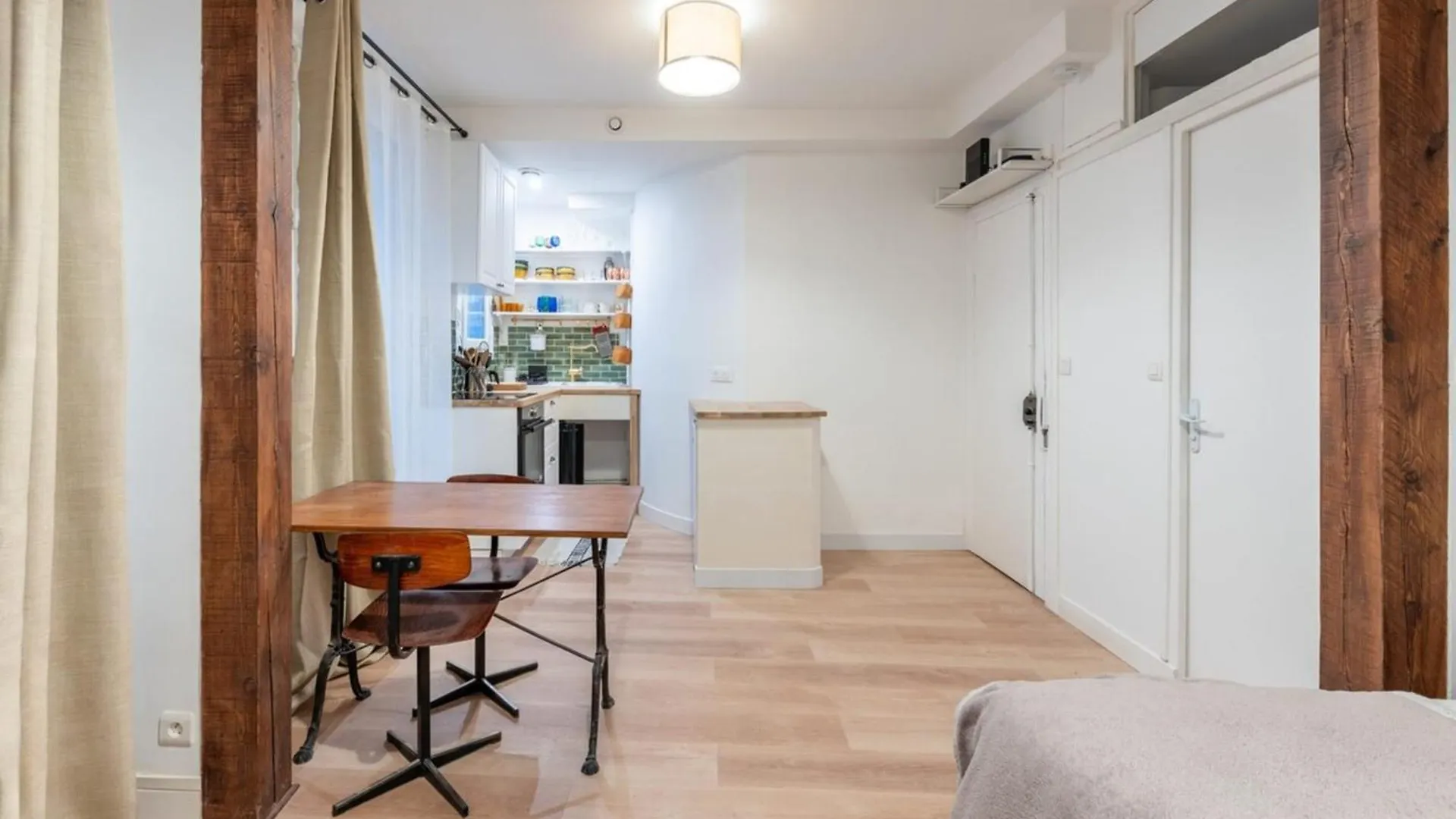 Beautiful Modern Belleville Appartement Parijs